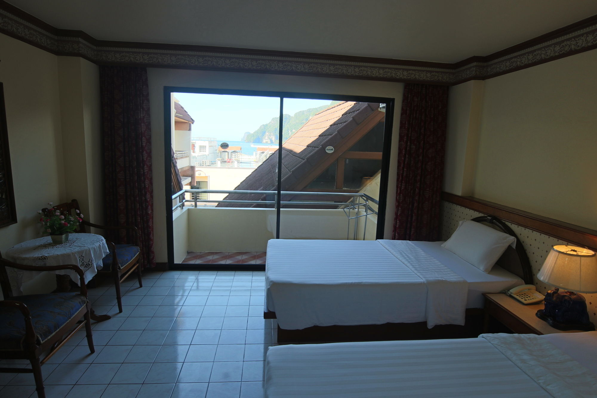 Phi Phi Hotel Buitenkant foto