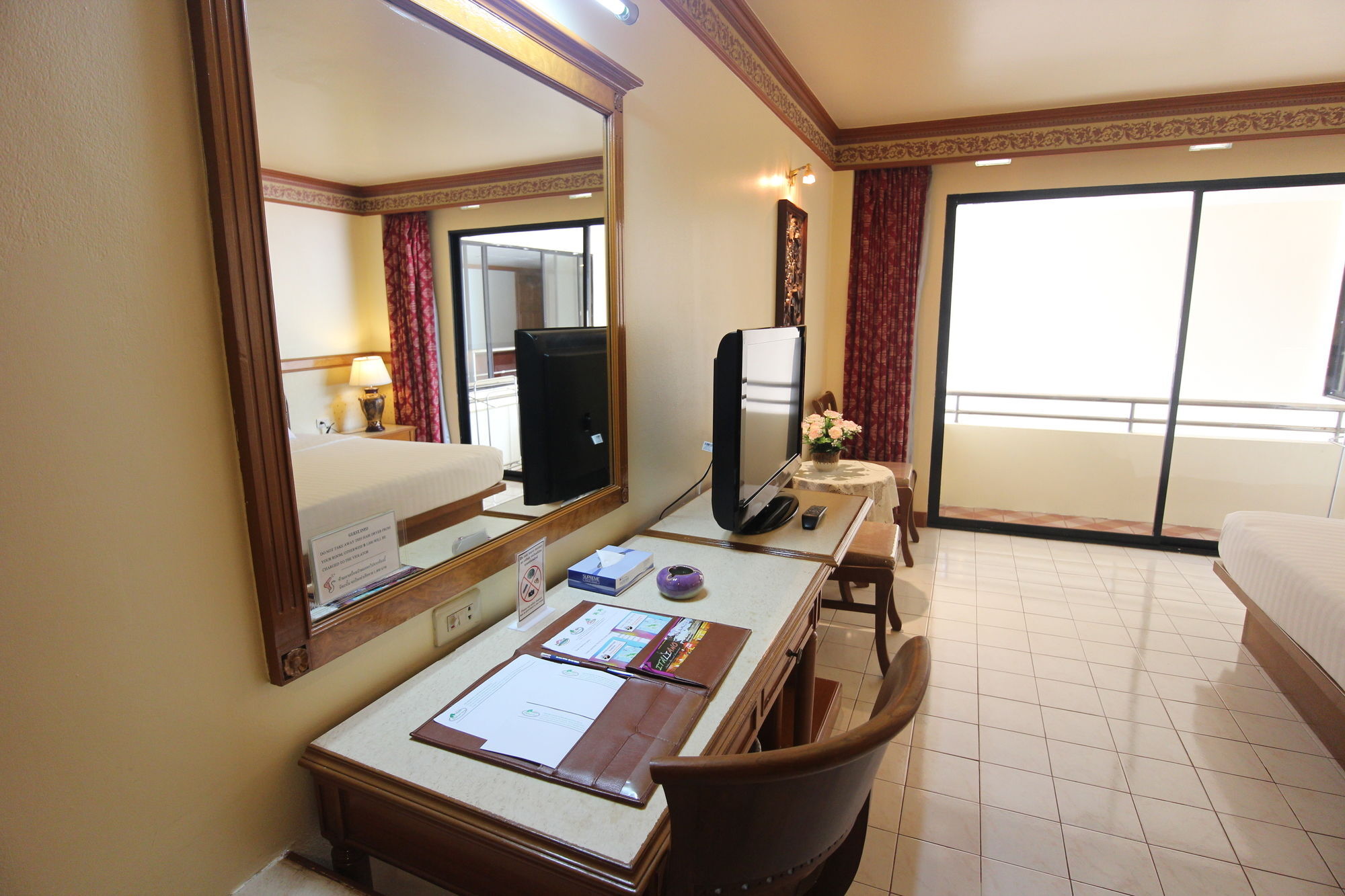 Phi Phi Hotel Buitenkant foto