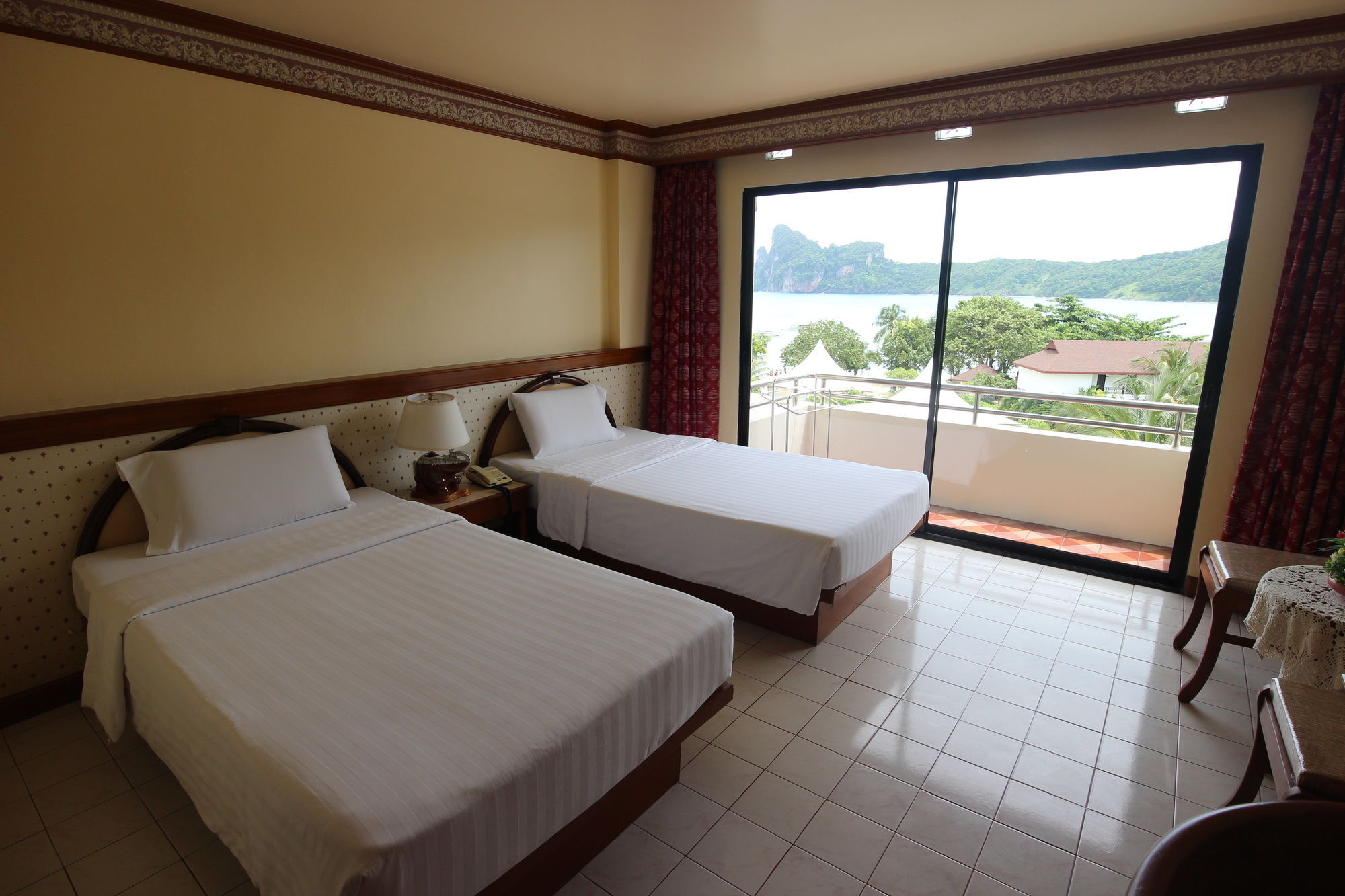 Phi Phi Hotel Buitenkant foto