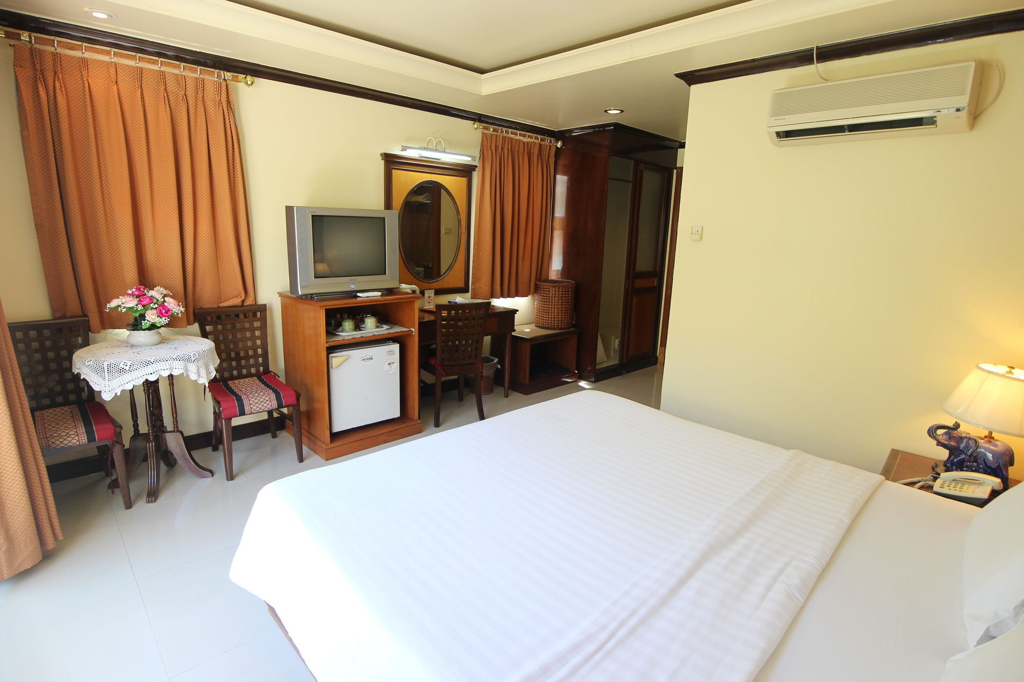 Phi Phi Hotel Buitenkant foto